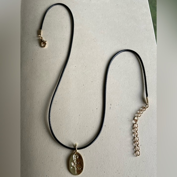 Gold Rose Pendant Necklace - Picture 3 of 3